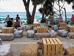 Ярмарка Dern Rim Lay началась на пляже Ката