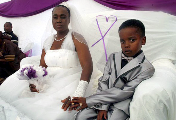 Духи заставили 8-летнего мальчика жениться
