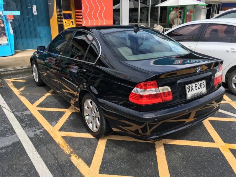 BMW 323i