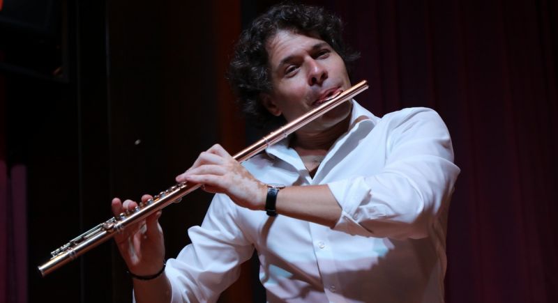Человек с флейтой: Максим Рубцов на Пхукете