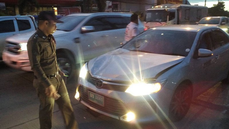 Автомобиль такси сбил престарелого мужчину на пхукетском шоссе
