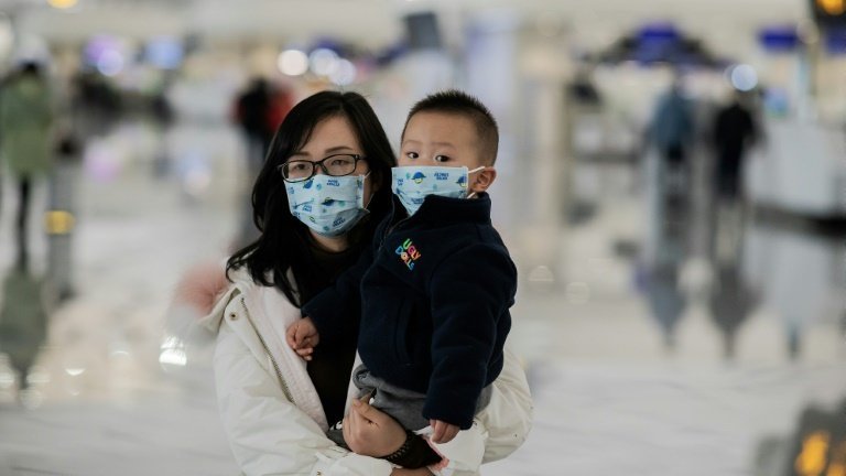 Число погибших от нового коронавируса в Китае выросло до 25 человек