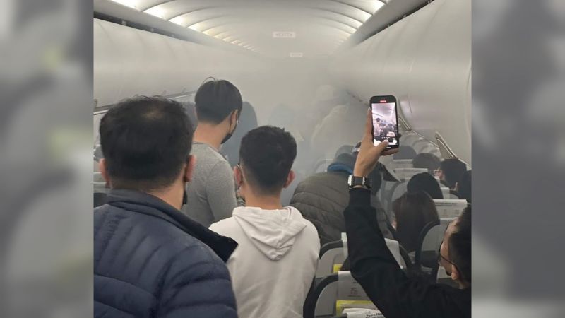 На рейсе Тайвань-Сингапур загорелся павербанк в ручной клади у пассажира