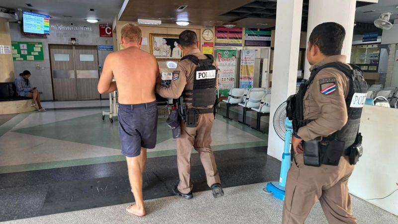 Украинец отправлен в больницу после пьяного дебоша в полицейском участка Патонга