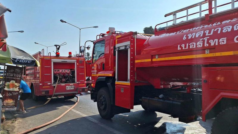 Пожар в здании на главном шоссе произошел в Раваи