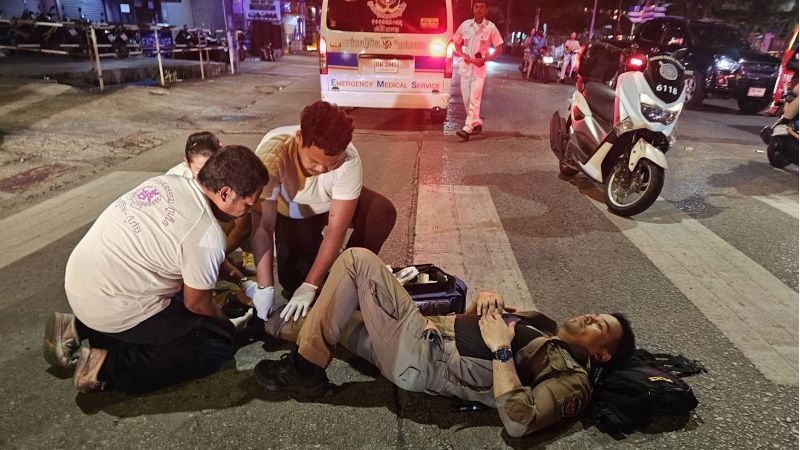 Пьяная мотоциклистка сбила полицейского в Патонге