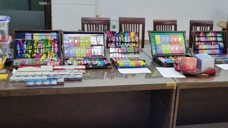 В Патонге провели облаву на торговцев электронными сигаретами. Фото: PR Phuket