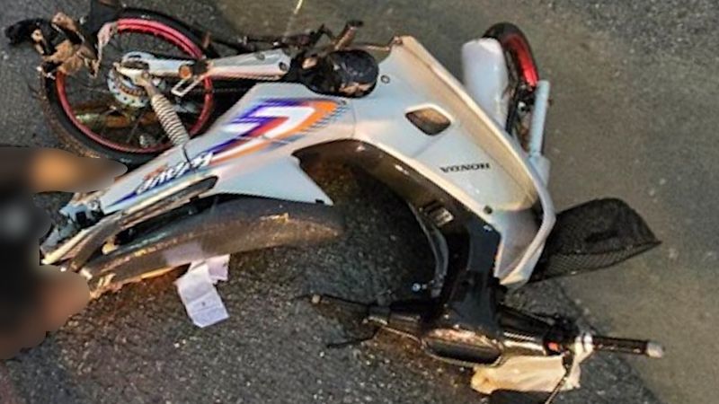 Мотоциклист погиб под колесами грузовика в Таланге