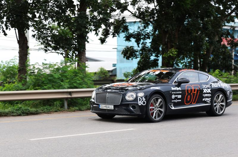 Участники автопробега Gumball 3000 посетили Краби и Пханг-Нга