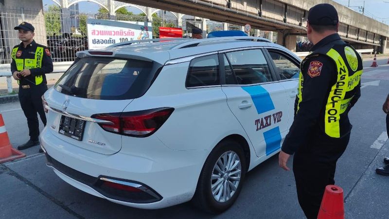 Каким такси разрешено работать в аэропорту Пхукета и сколько они стоят