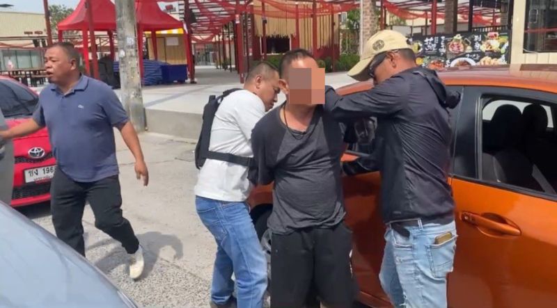 Дилера метамфетамина арестовали на оживленной улице в Патонге