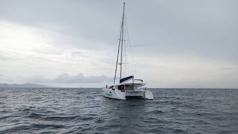 Пропавший на Пхукете катамаран разыскали в районе Пхи-Пхи