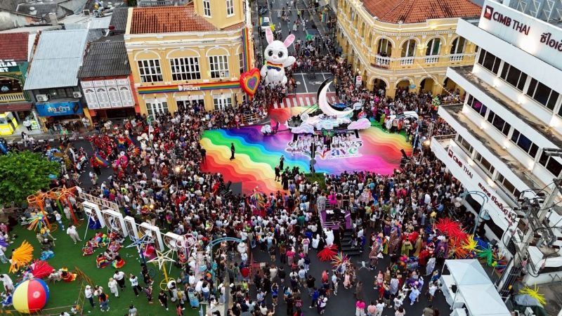 Прайд-парад прошел в Пхукет-Тауне без происшествий