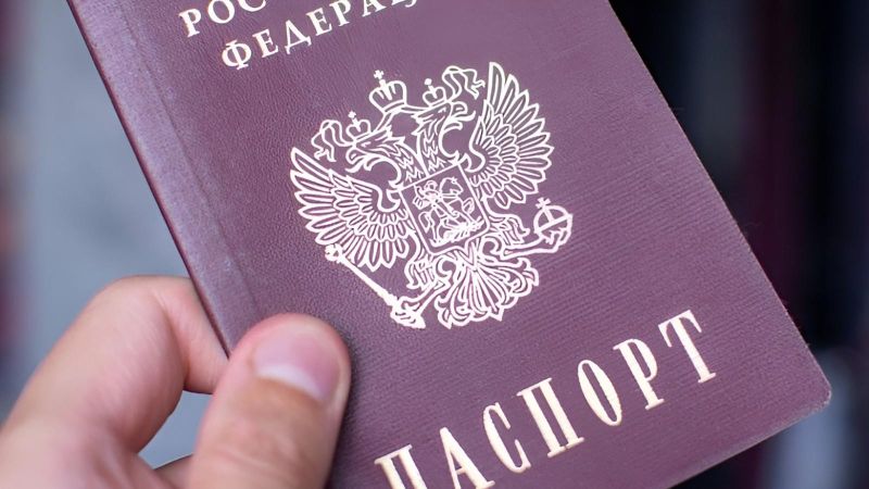 Постоянно проживающим за рубежом гражданам РФ готовят особый статус